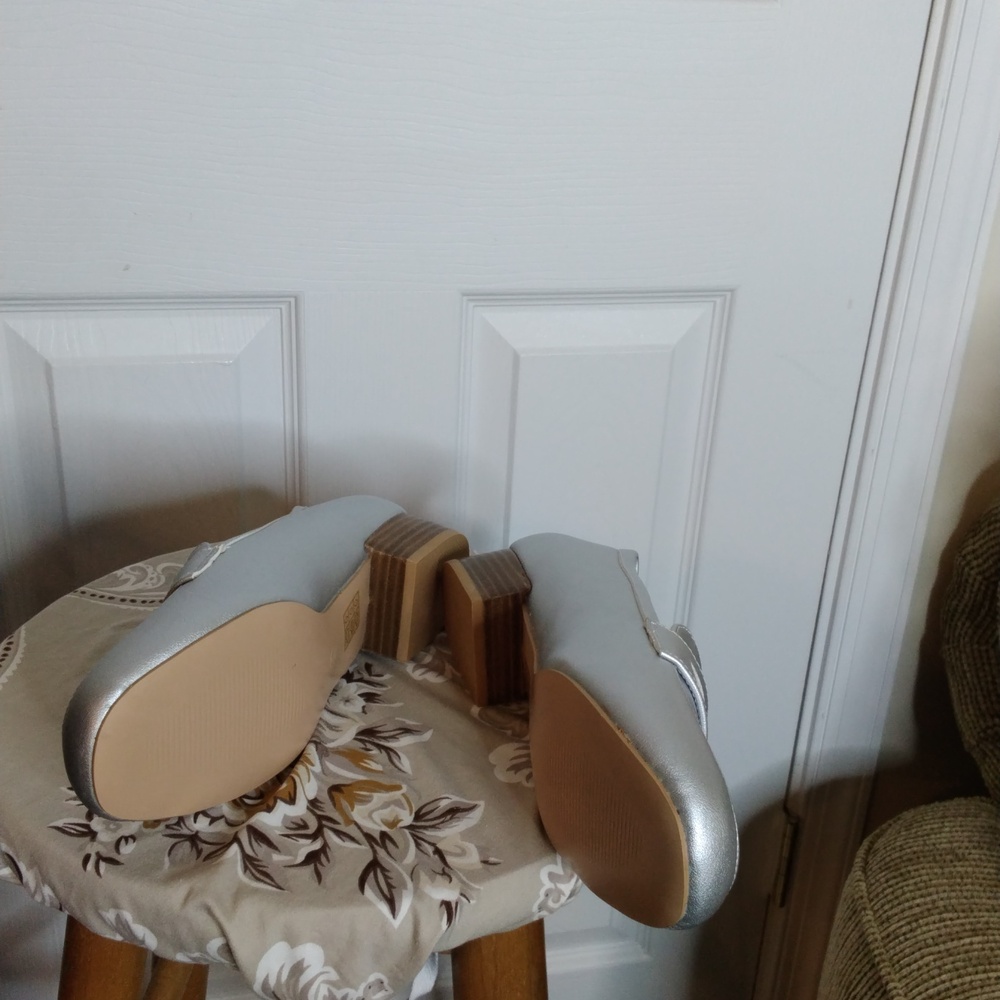 Shos - Picture 2 of 2